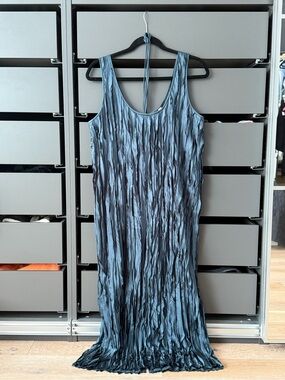 Vince Sleeveless Crinkled Maxi Dress in Emerald Green